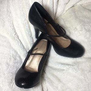 Black ADORABLE Mary Jane heels